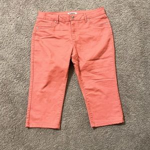 Salmon colored capris
